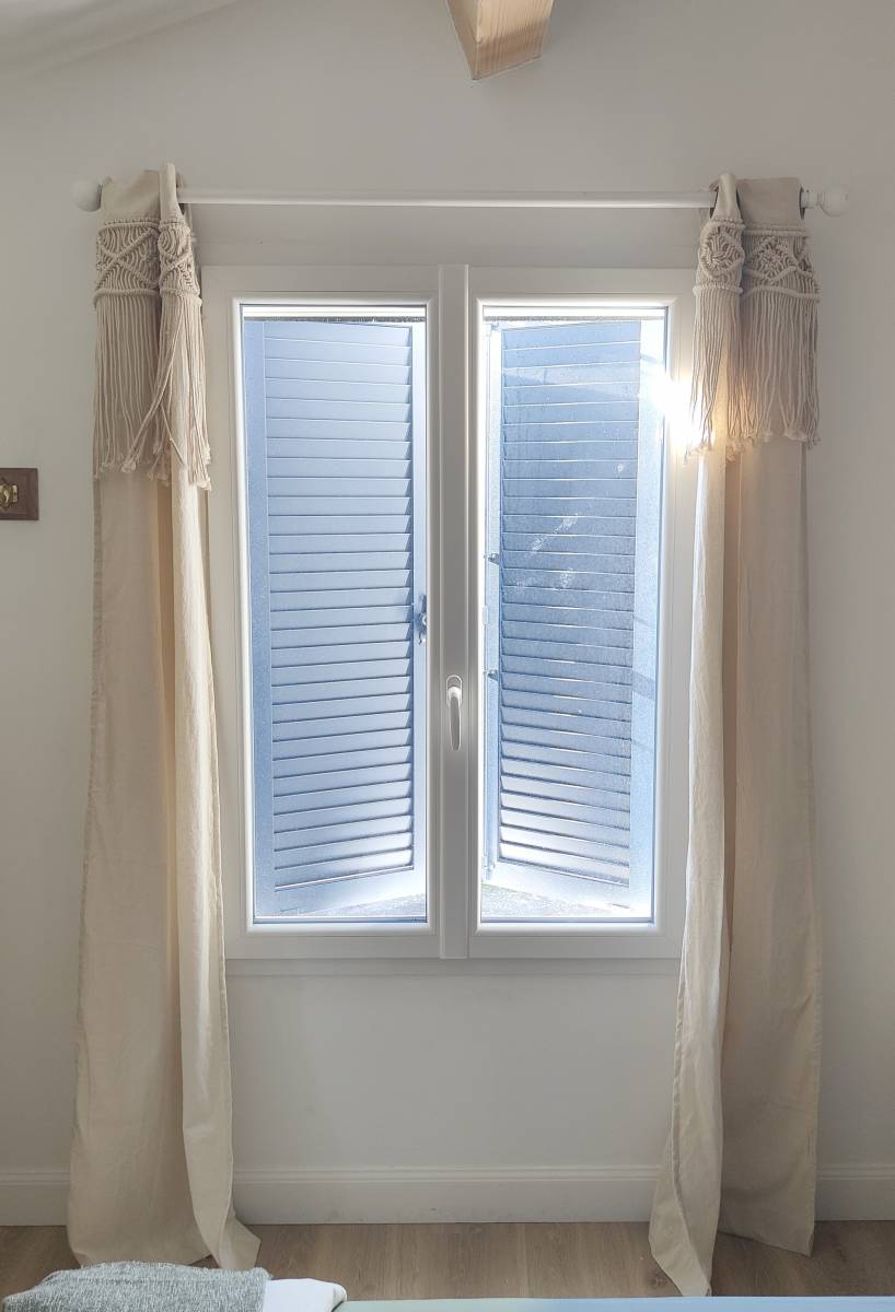 Mise en place de fenêtres PVC VEKA à CUERS