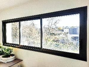 fabrication et l'installation de menuiseries PVC et aluminium sur mesure dans le Var